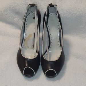 BCBG heels